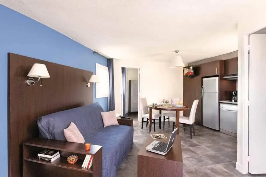 Park & Suites Village La Rochelle Marans - Photo 3