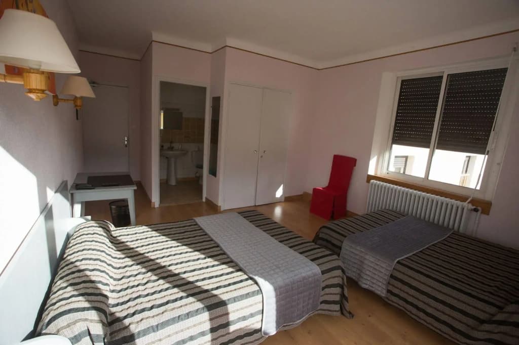 Hotel Bayle - Photo 2