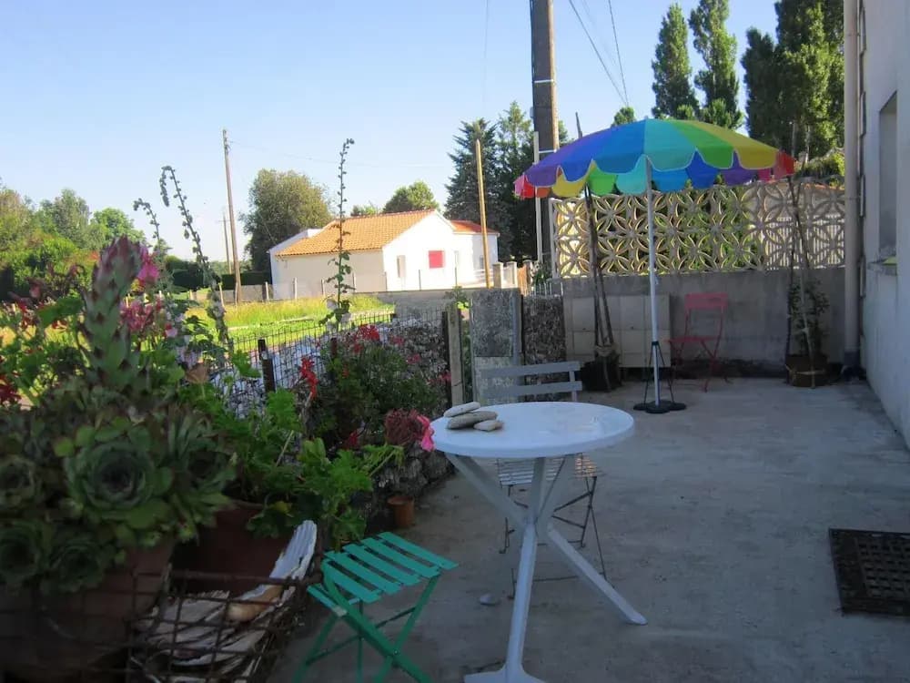 Apartment With one Bedroom in Mortagne-sur-gironde, With Furnished Gar - Miniature 8