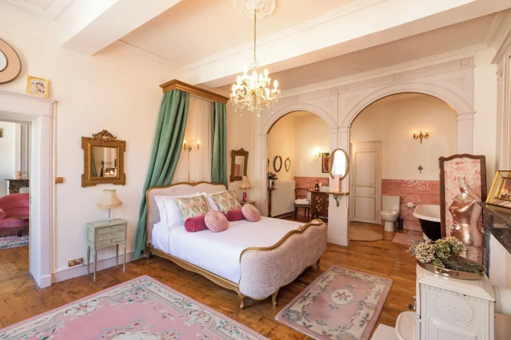 Champagne House - Photo 2