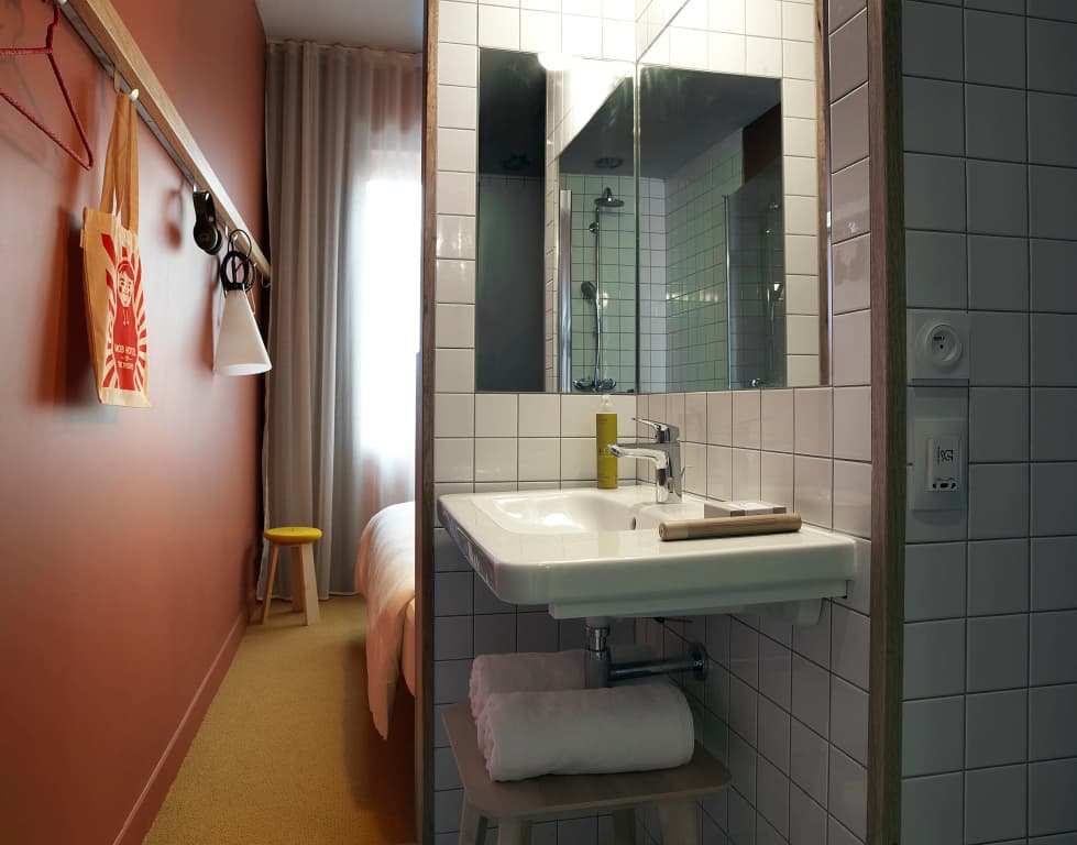 Mob Hotel Paris les Puces - Miniature 7