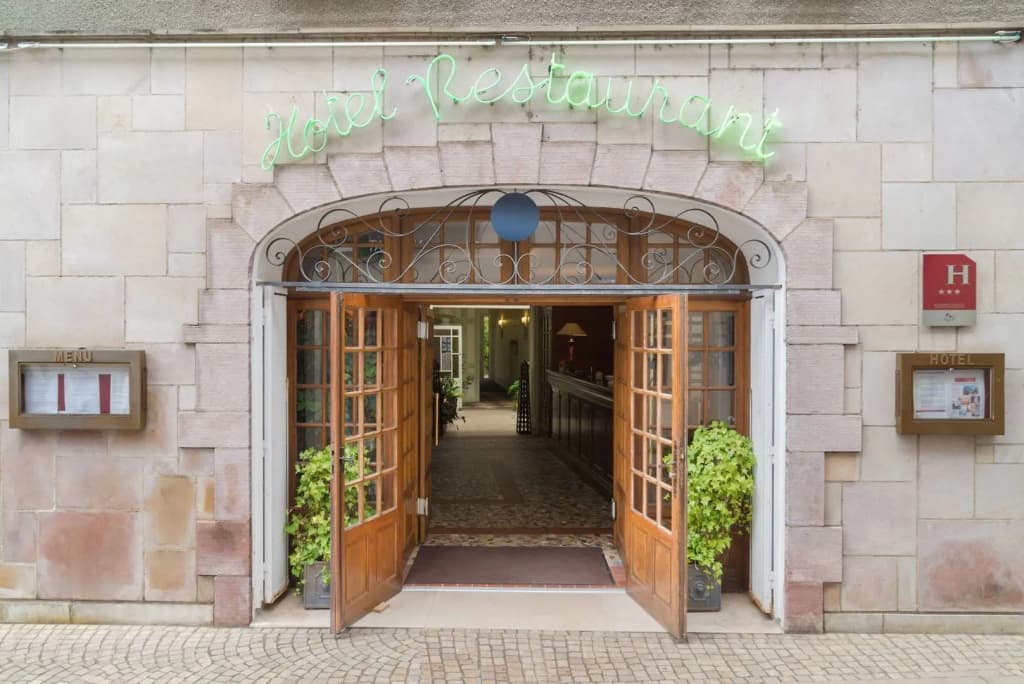 Hostellerie des Trois Pigeons - Photo 1