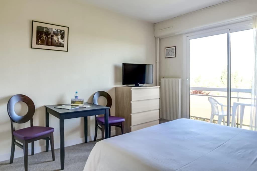 Brit Hotel Le Parc Vichy - Photo 3