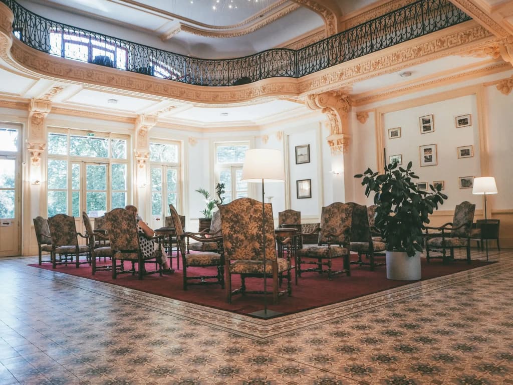 Terres de France - Appart'Hôtel Le Splendid - Photo 2