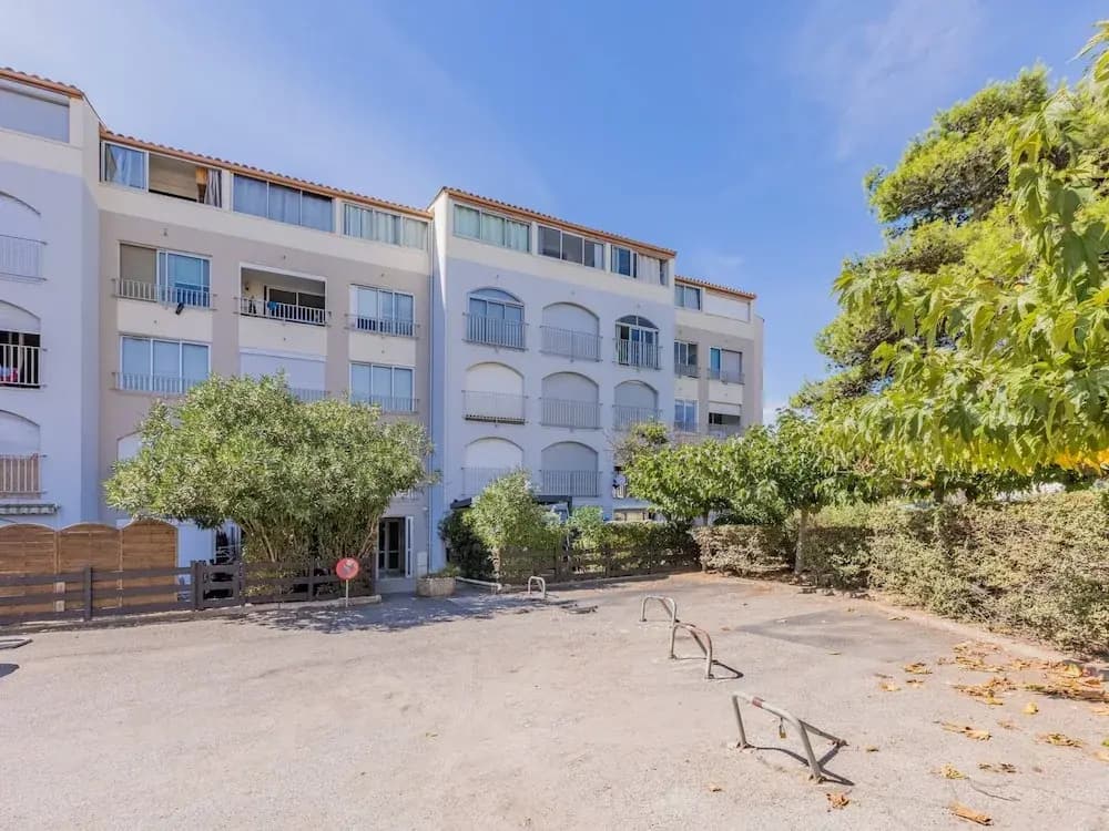 Cosy Apartment Near Sandy Beach - Photo 1