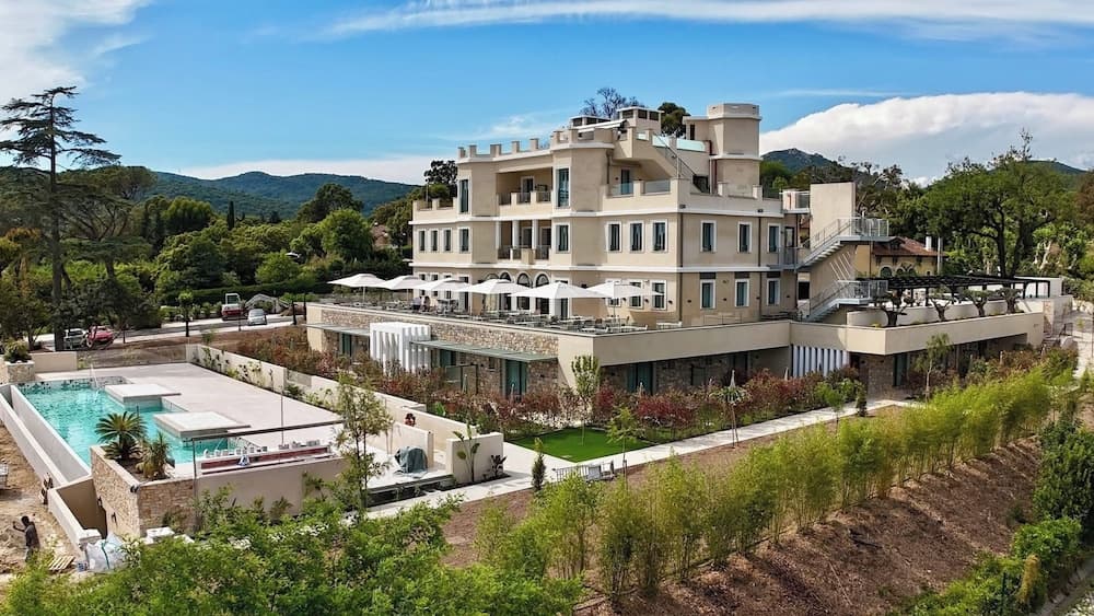 Hotel Le Chateau Rose - Photo 1