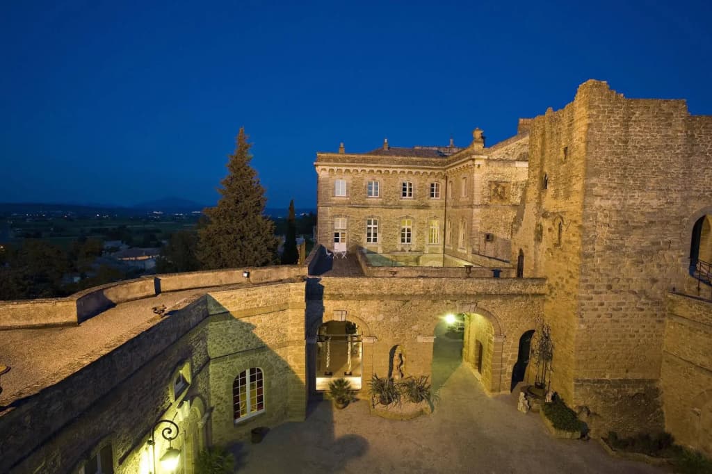Chateau De Rochegude - Photo 1