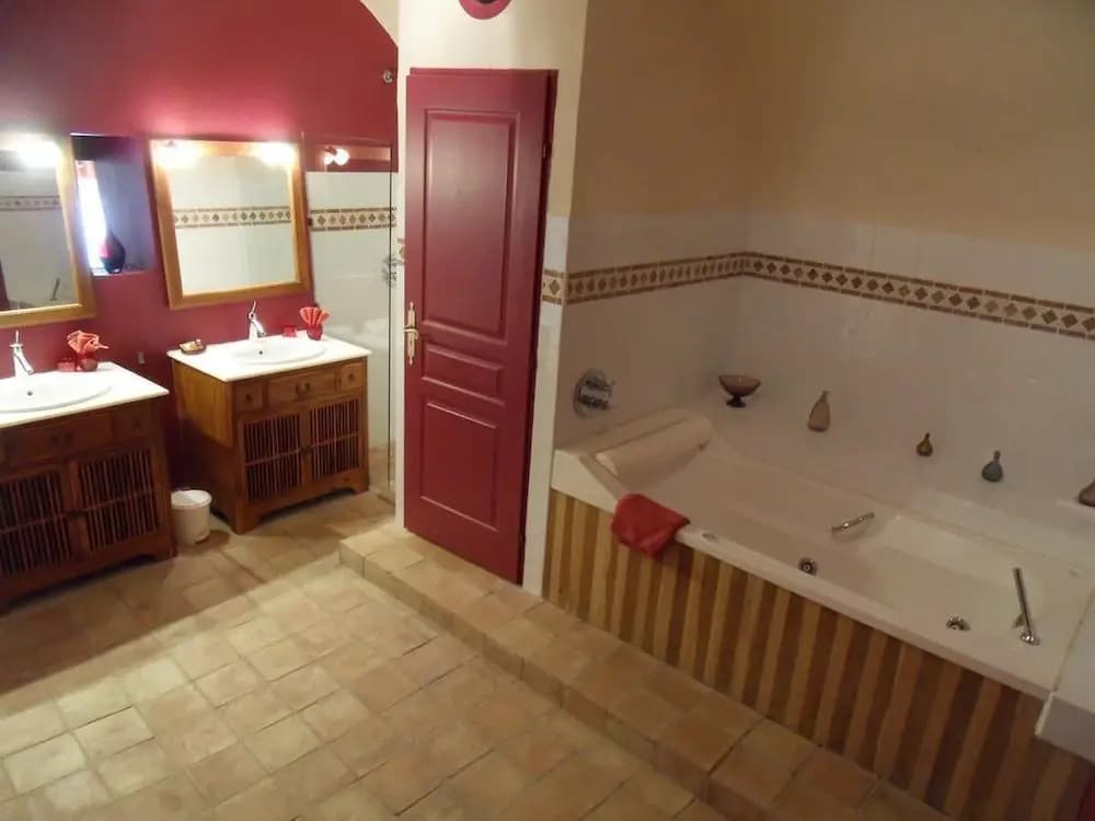 Chambres d'hôtes Domaine l'Olibaou - Miniature 8