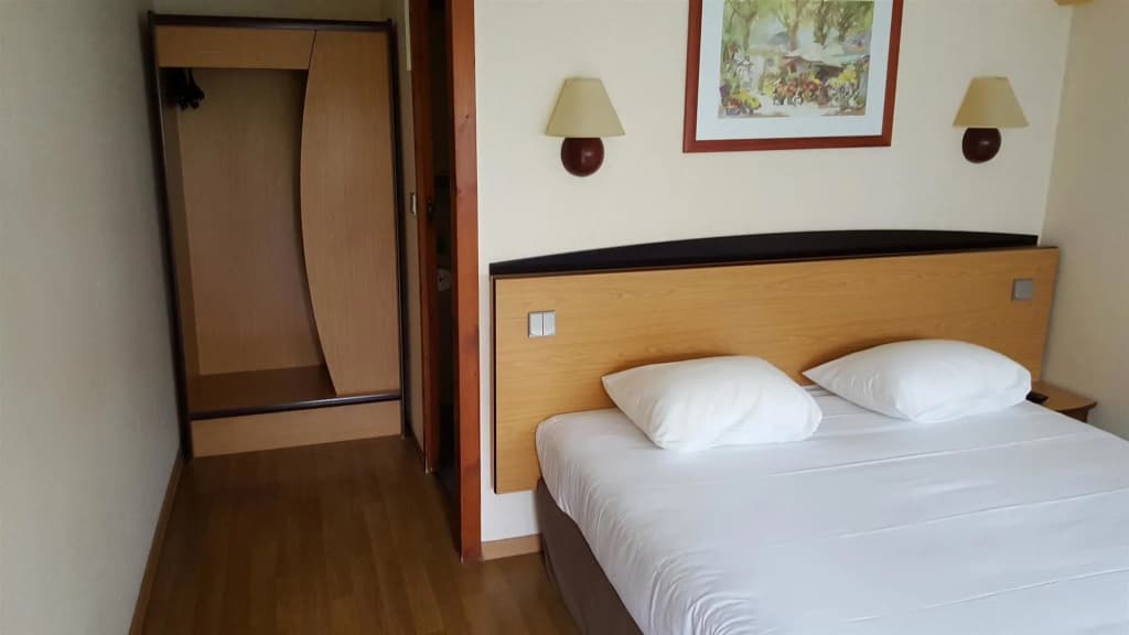 Le 2 by HOTEL AKENA LA FERTE BERNARD - Photo 4