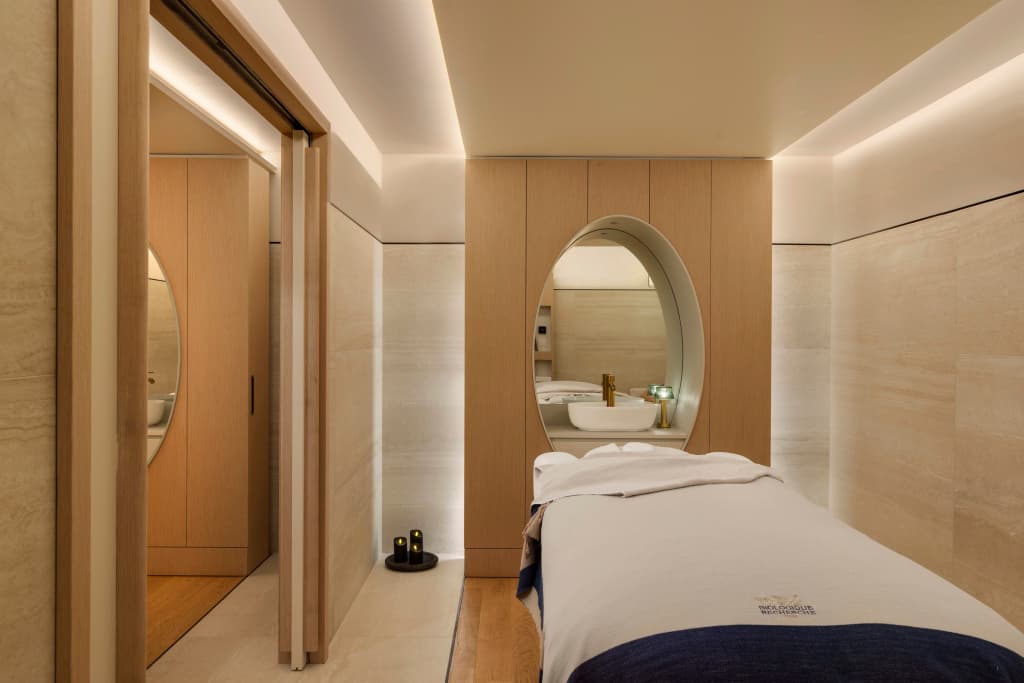 InterContinental Chantilly Chateau Mont Royal by IHG - Photo 4