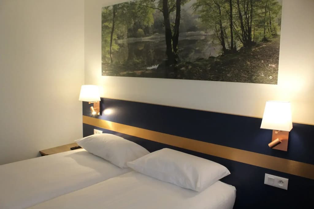 K Hotel - Miniature 7