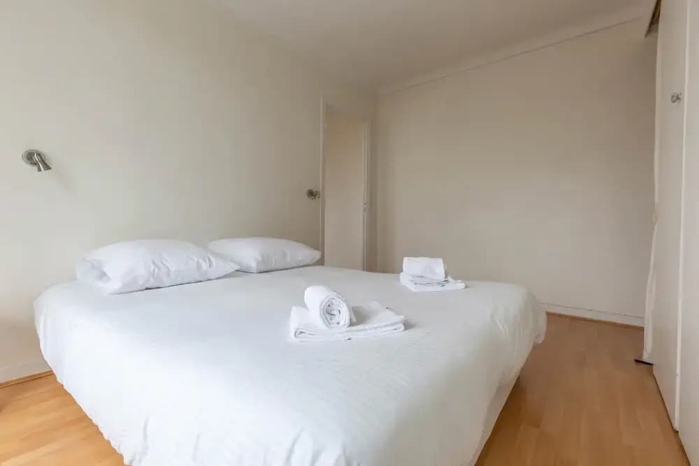 Amiral View Great 1 Bedroom Apartment in Paris - Photo 3