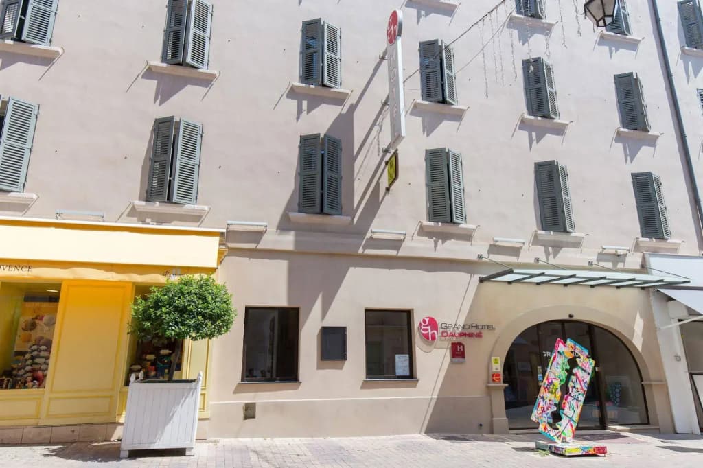 Grand Hôtel Dauphiné Toulon, Boutique Hôtel & Suites - Photo 1