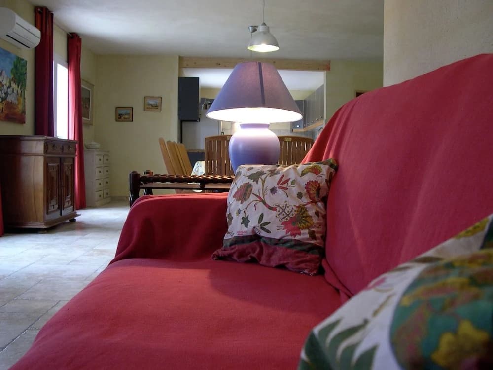 Spacious Villa in Vaison-la-Romaine with Swimming Pool - Photo 4