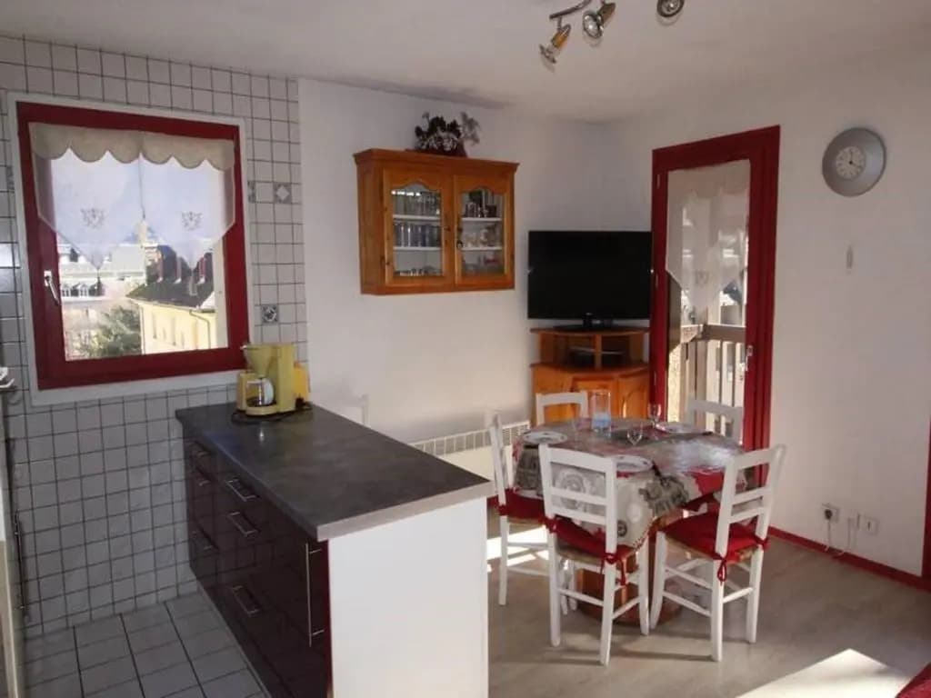 Appartement Bagnères-de-Luchon, 3 pièces, 6 personnes - FR-1-313-125 - Miniature 8