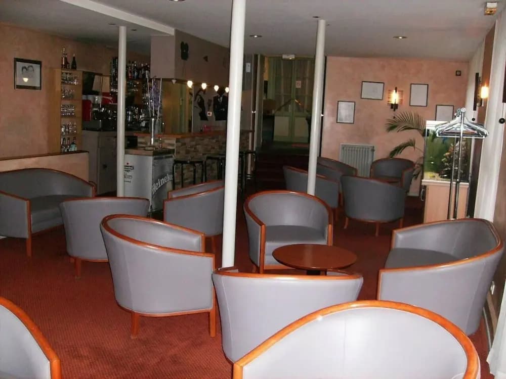 Hotel Pedussaut - Photo 2