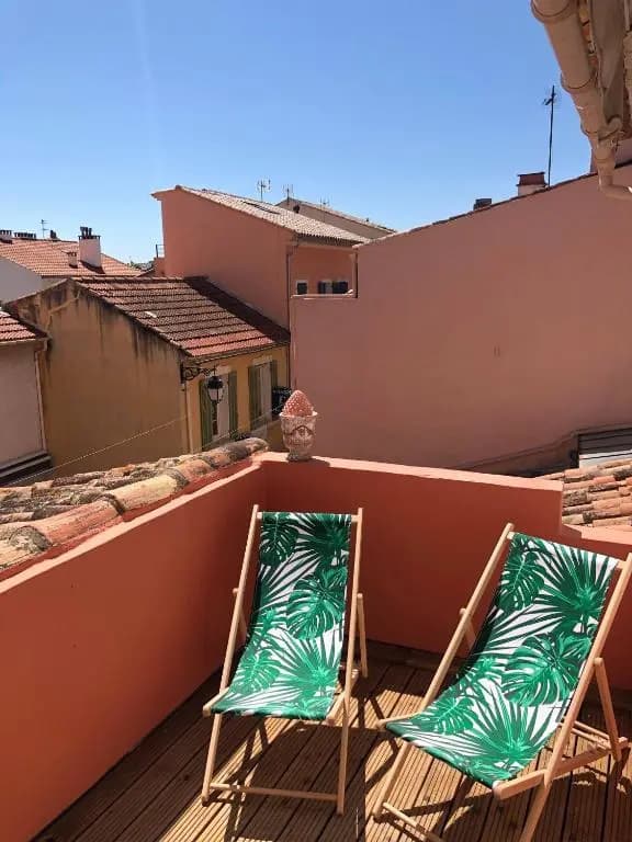 Studio terrasse Sanary centre ville rue piétonne - Miniature 7
