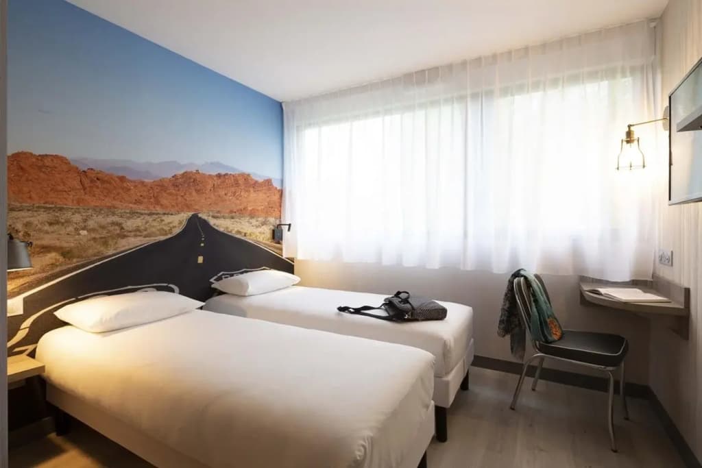 Break Hotel - Photo 3