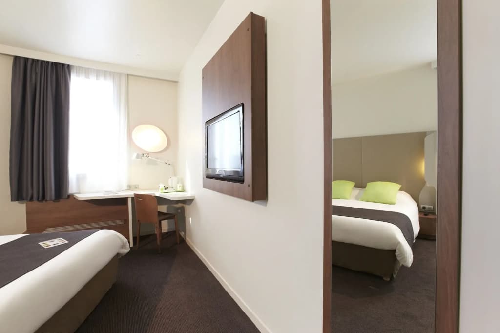 Hotel Campanile Melun Sud - Dammarie Les Lys - Photo 3