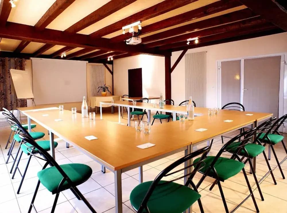 Logis Hotel Restaurant Le Laurier Fleuri - Photo 2