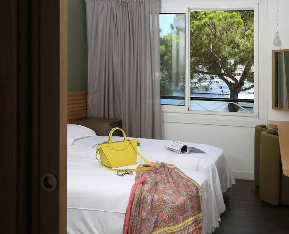 Hotel Miramar - Photo 2