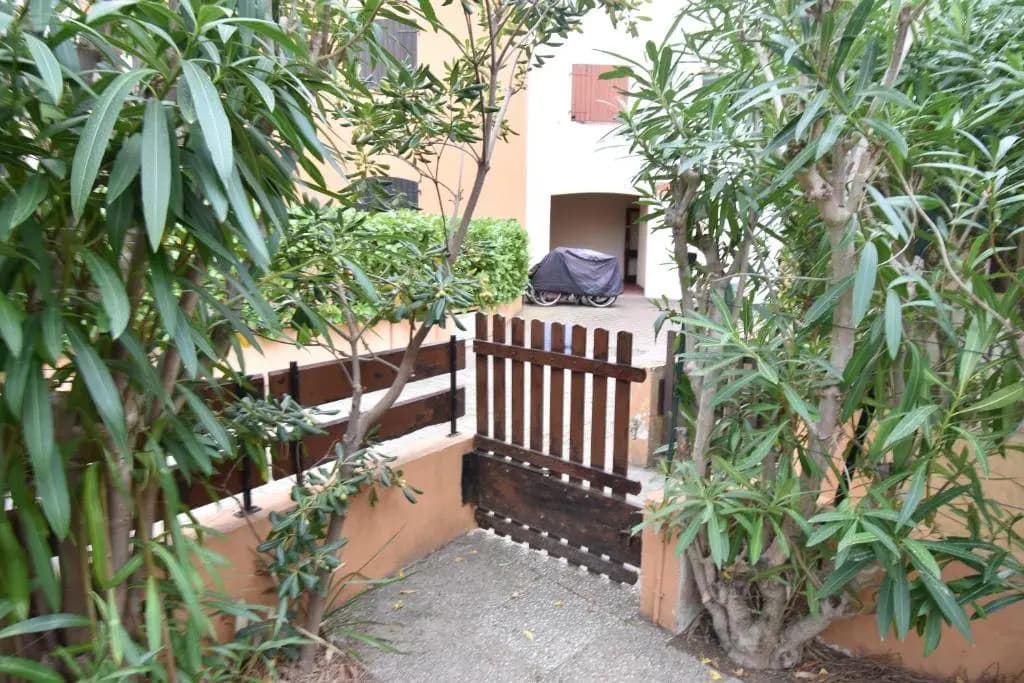 T2 avec Jardin Proche Plage Camargue Village F - Miniature 8