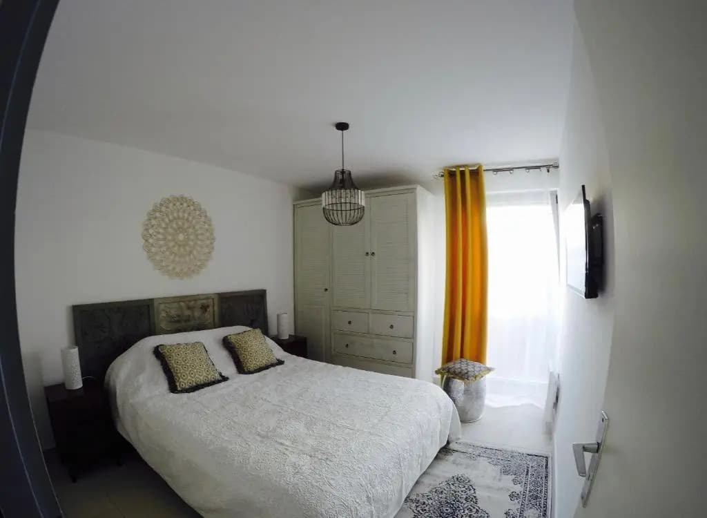 Nouvelle annonce : Appartement rénové de 66m2 pleine vue mer! - Photo 3