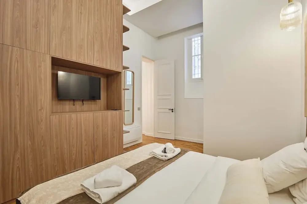 Saint Honore Luxury Apartment With AC - Photo 4