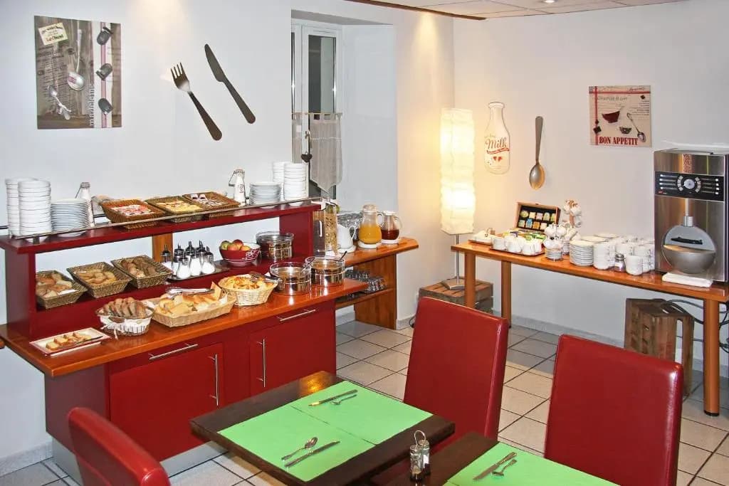 Hôtel de Genève , Faverges-Seythenex 74210, Haute Savoie - Miniature 8