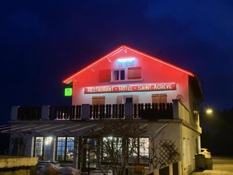 Logis Hotel le 1050 - Photo 1