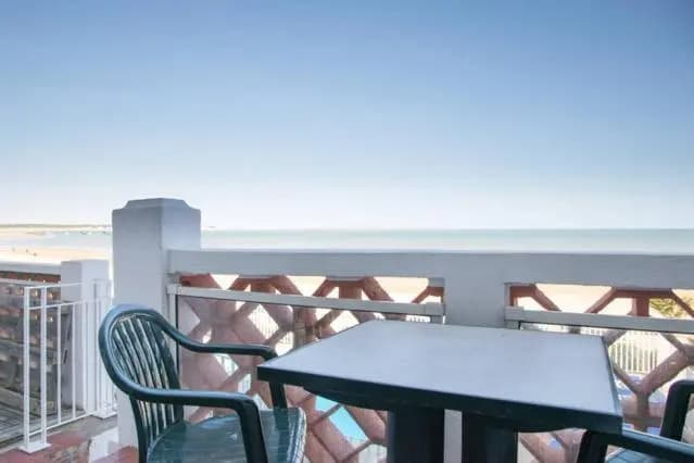 Appartement avec une piscine et vue sur mer - Miniature 7