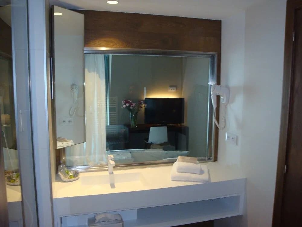 Alysson Hotel - Photo 4