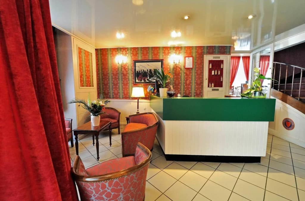 Hotel de la Banniere de France - Photo 2