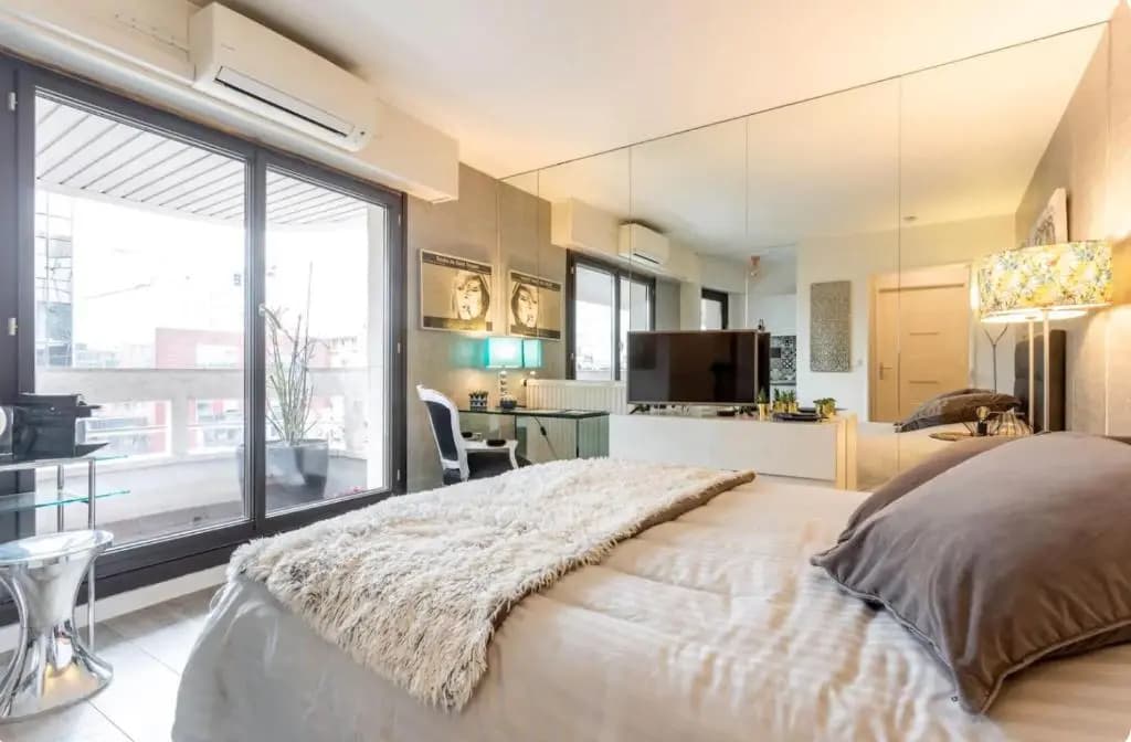 Beautiful Modern Fully Furnished Studio - Photo 1