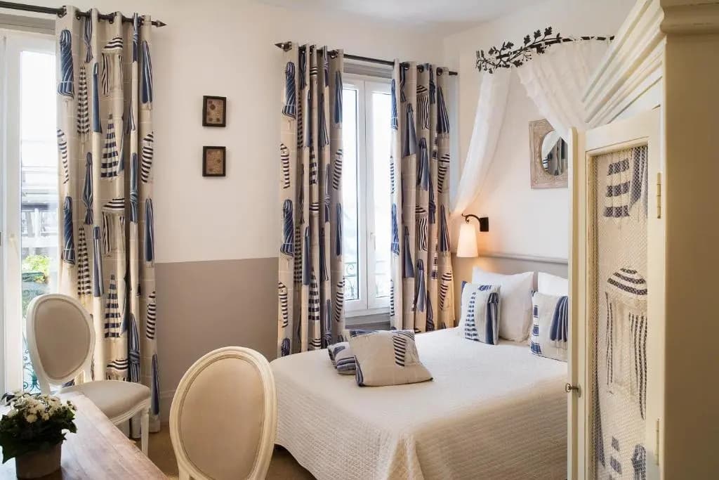 Hotel le Central - Photo 1
