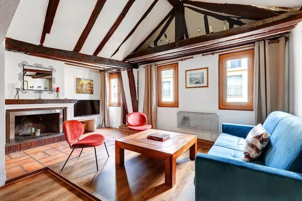Cozy 2BR in the Heart of Île Saint-Louis - Photo 3