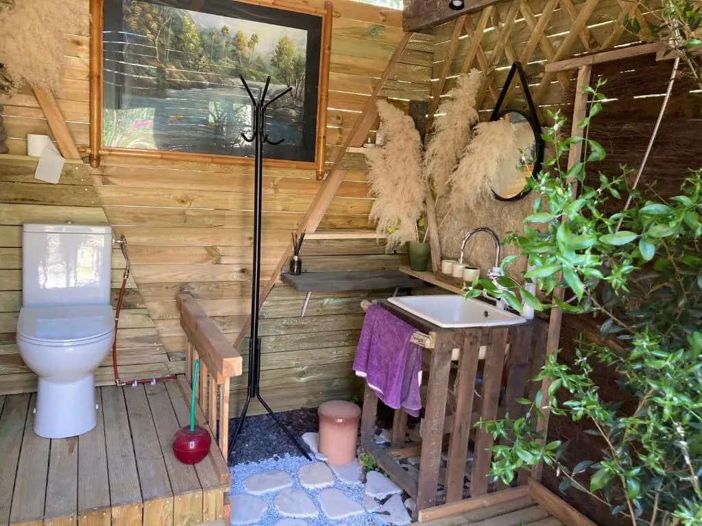 chambre double avec salle de bain privée - Miniature 6