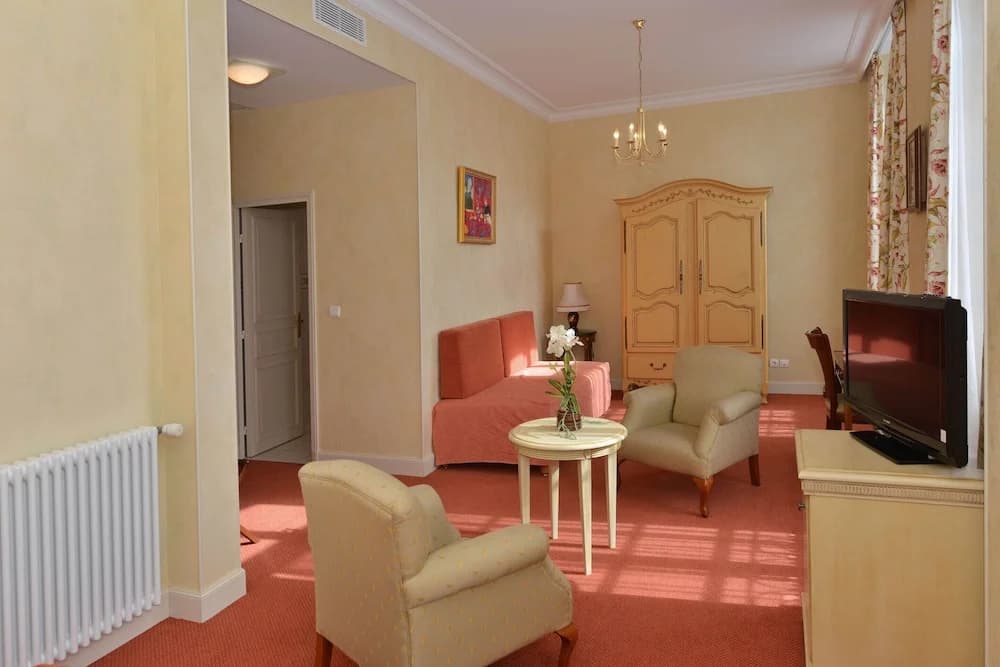 Hotel Castel Jeanson - Photo 4