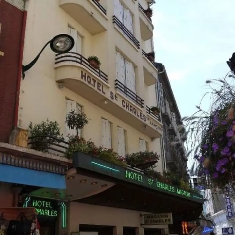 Hotel Saint-Charles - Photo 1