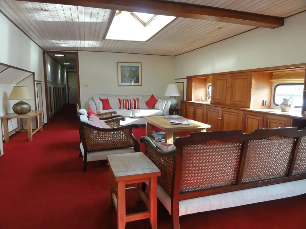 Serenity Barge - Photo 5