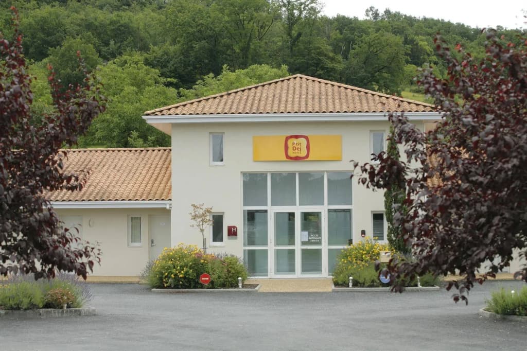 Hôtel Confort Le Moulin Rouge - Photo 1