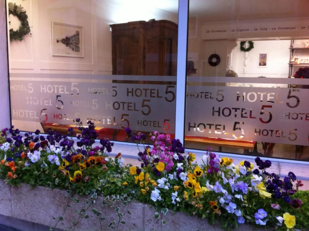 Hôtel Martigues Le 5 - Photo 1