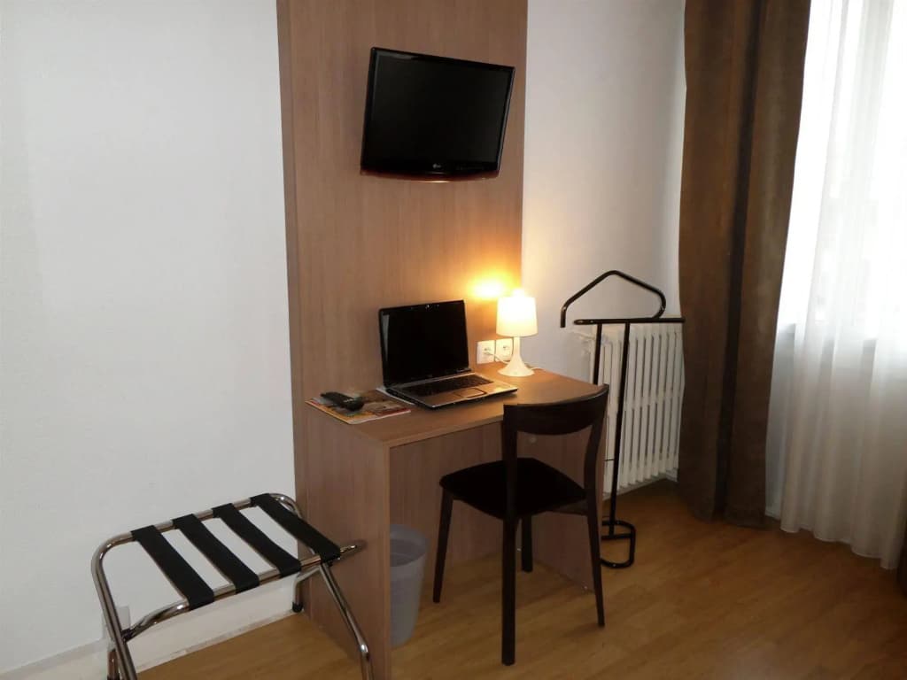 Hotel La Luna - Photo 2