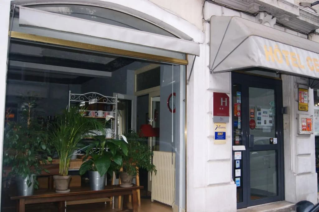 Hôtel Central - Photo 1