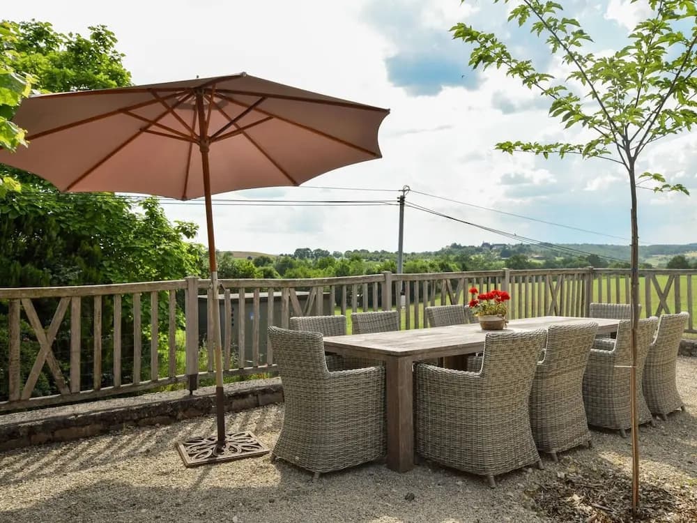 Elegant Villa in Saint-medard - Photo 4