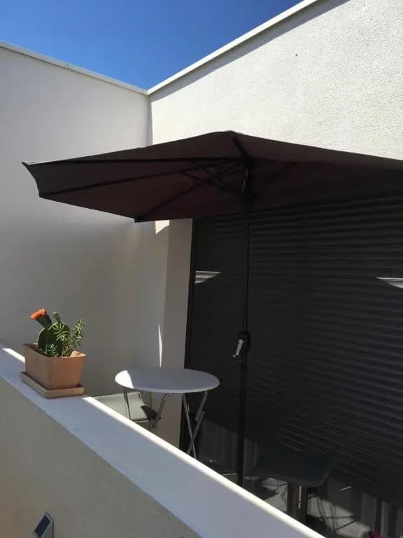 Grand studio confortable et spacieux avec terrasse - Miniature 7