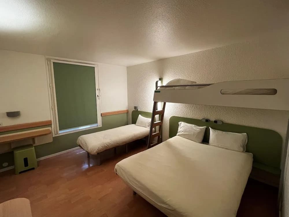 ibis budget Marseille Est Porte d'Aubagne - Miniature 6