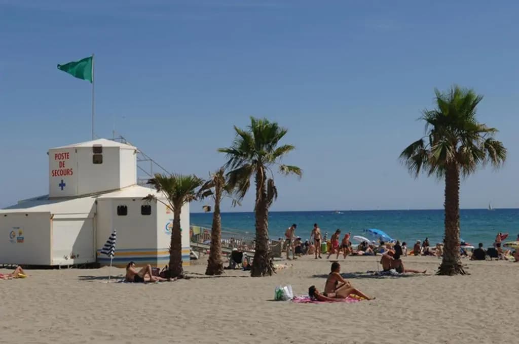 Le Nautilus - 2 adultes 3 enfants - Canet Plage - Vue Mer - Place Mediterranée - Miniature 7