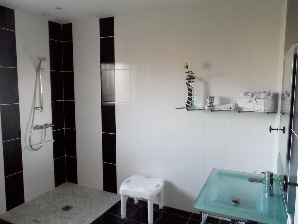 House With 4 Bedrooms in Plougrescant, With Wonderful sea View, Enclos - Miniature 7
