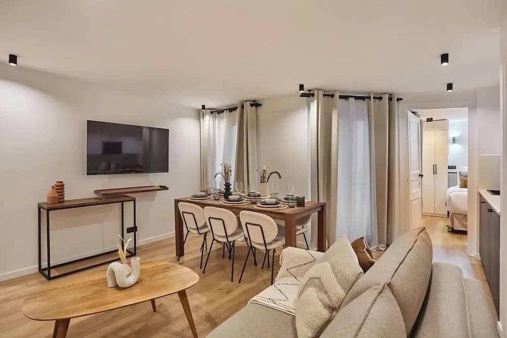 Superb Apartment Center of Paris by Studio Prestige - Miniature 8
